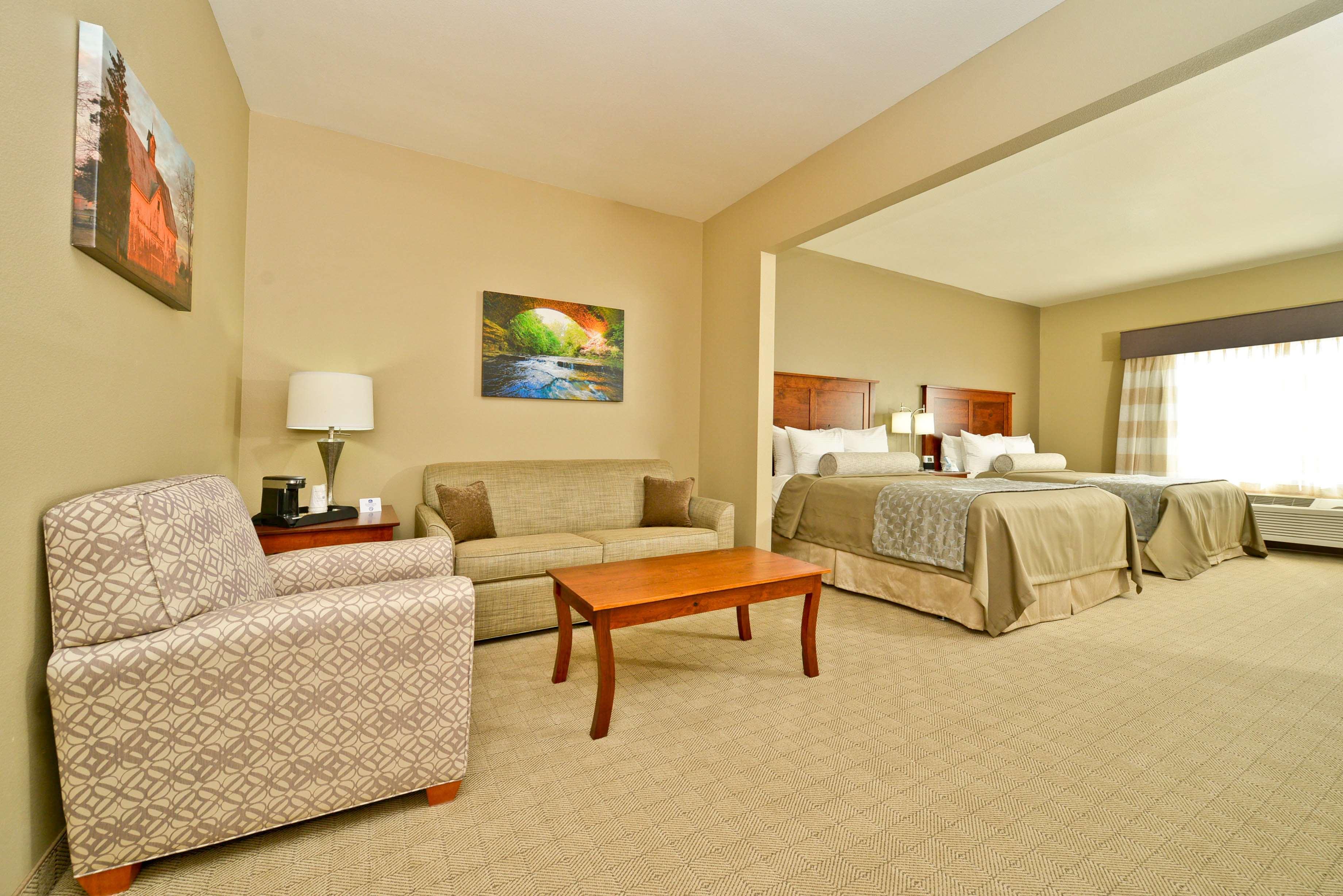 Best Western Plus Green Mill Village Hotel & Suites Arcola Bagian luar foto