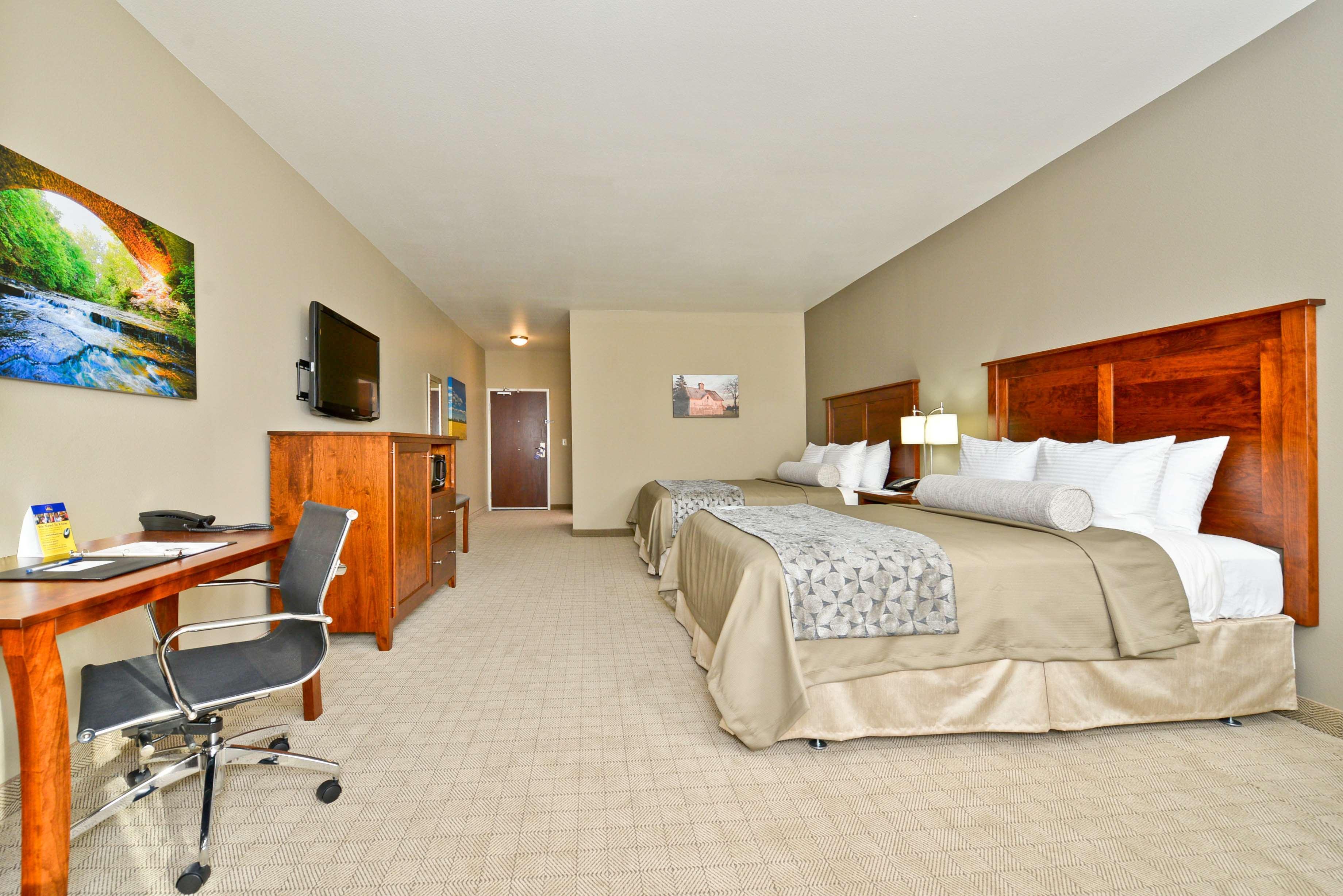 Best Western Plus Green Mill Village Hotel & Suites Arcola Bagian luar foto