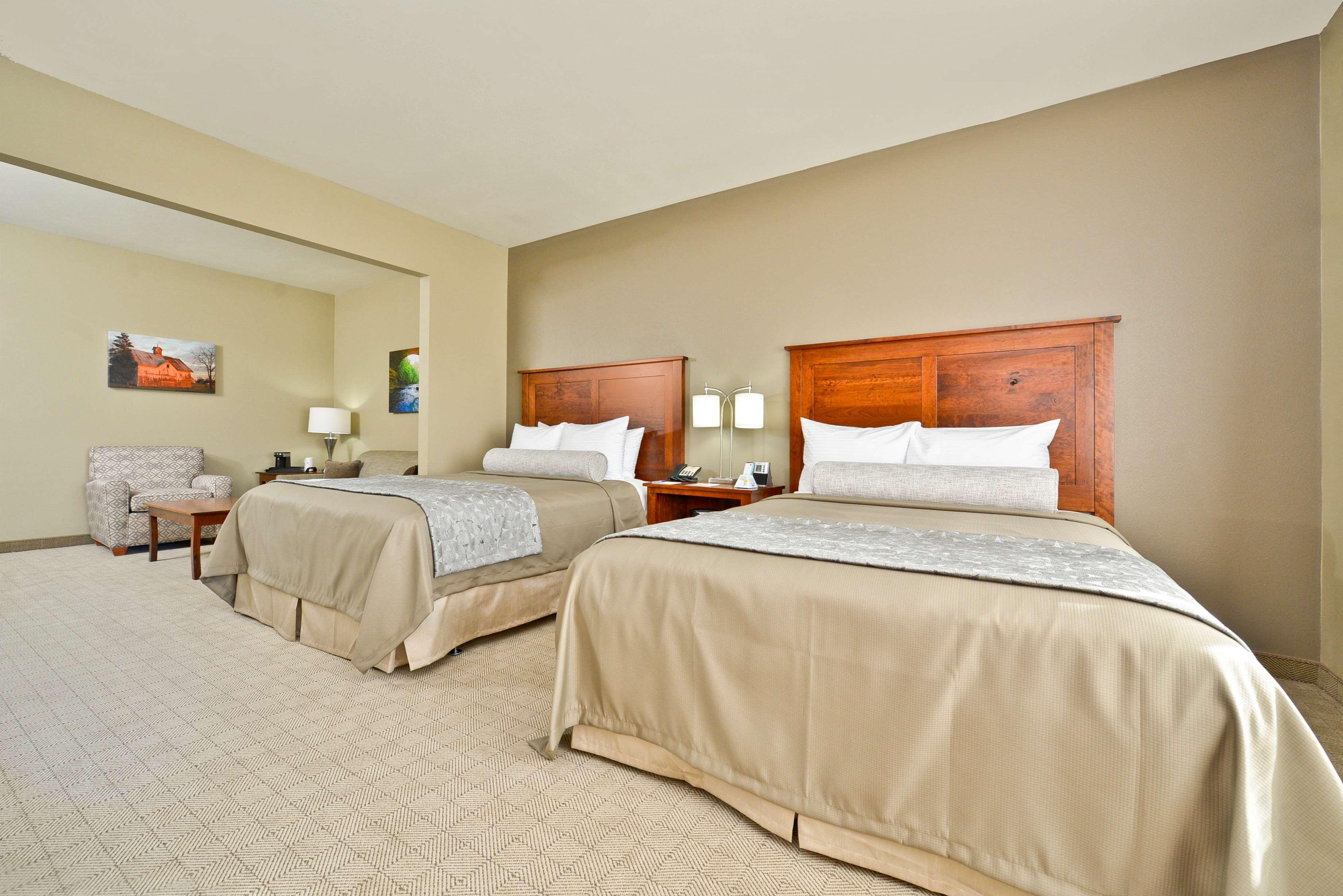 Best Western Plus Green Mill Village Hotel & Suites Arcola Bagian luar foto