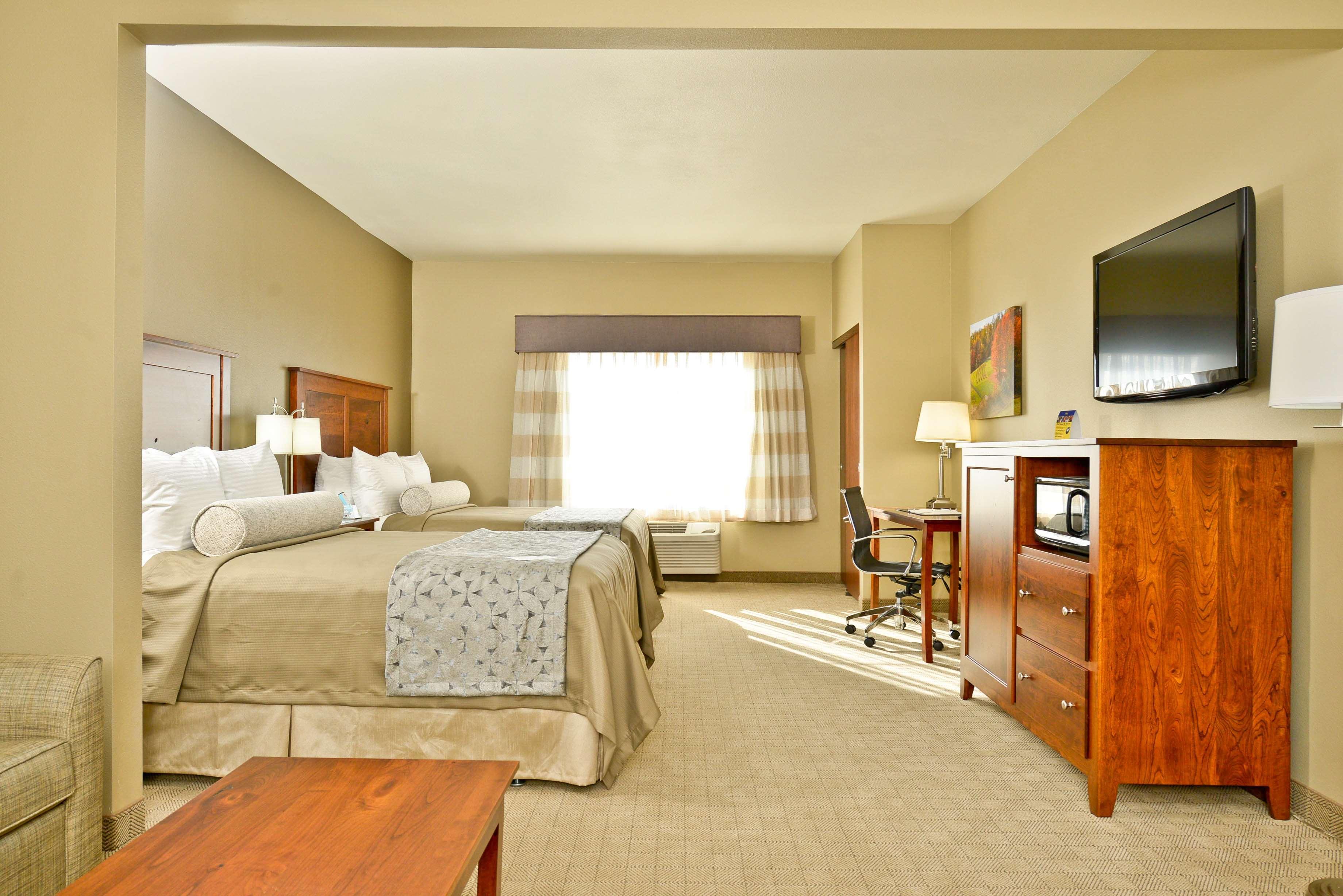 Best Western Plus Green Mill Village Hotel & Suites Arcola Bagian luar foto