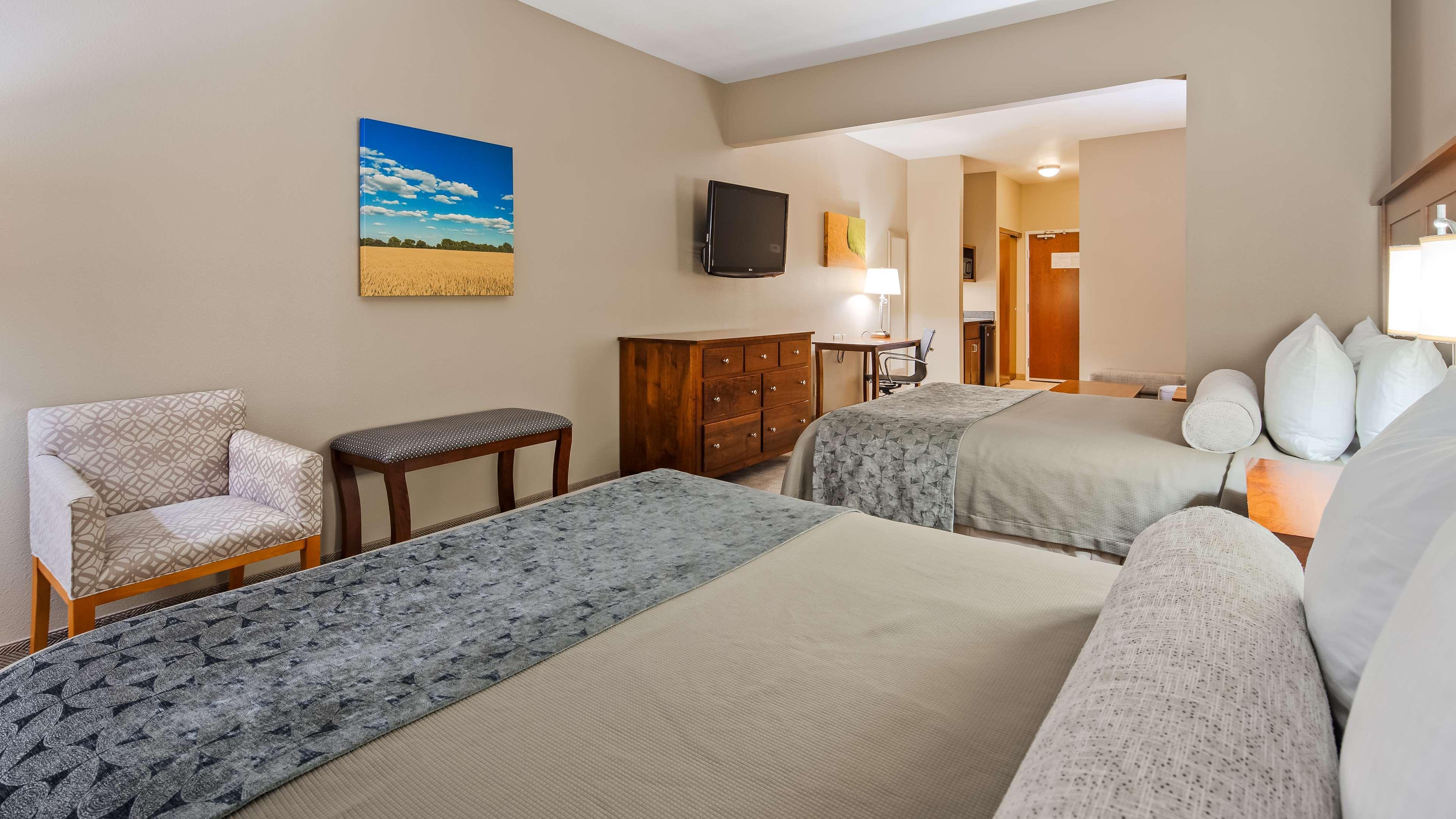 Best Western Plus Green Mill Village Hotel & Suites Arcola Bagian luar foto
