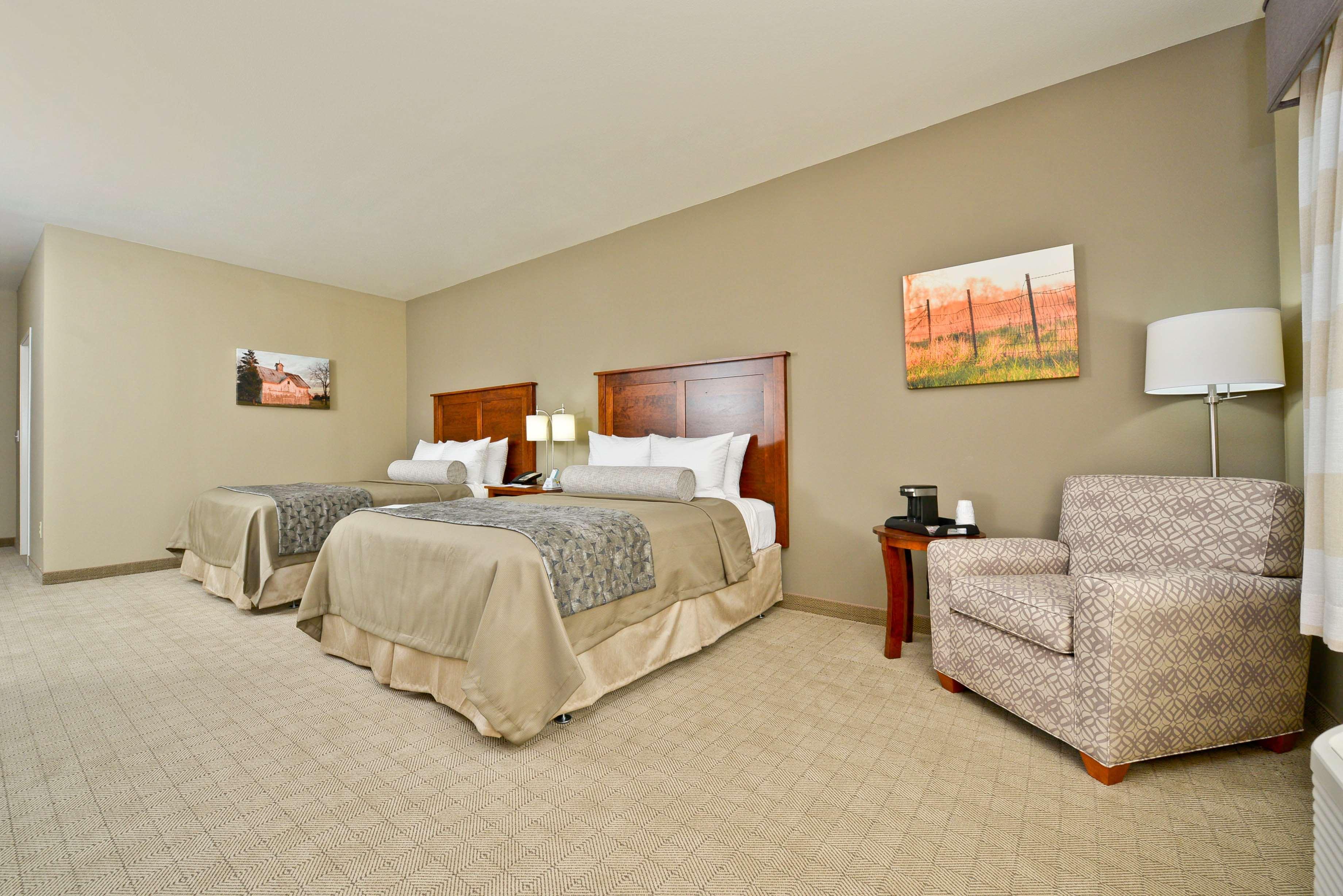 Best Western Plus Green Mill Village Hotel & Suites Arcola Bagian luar foto