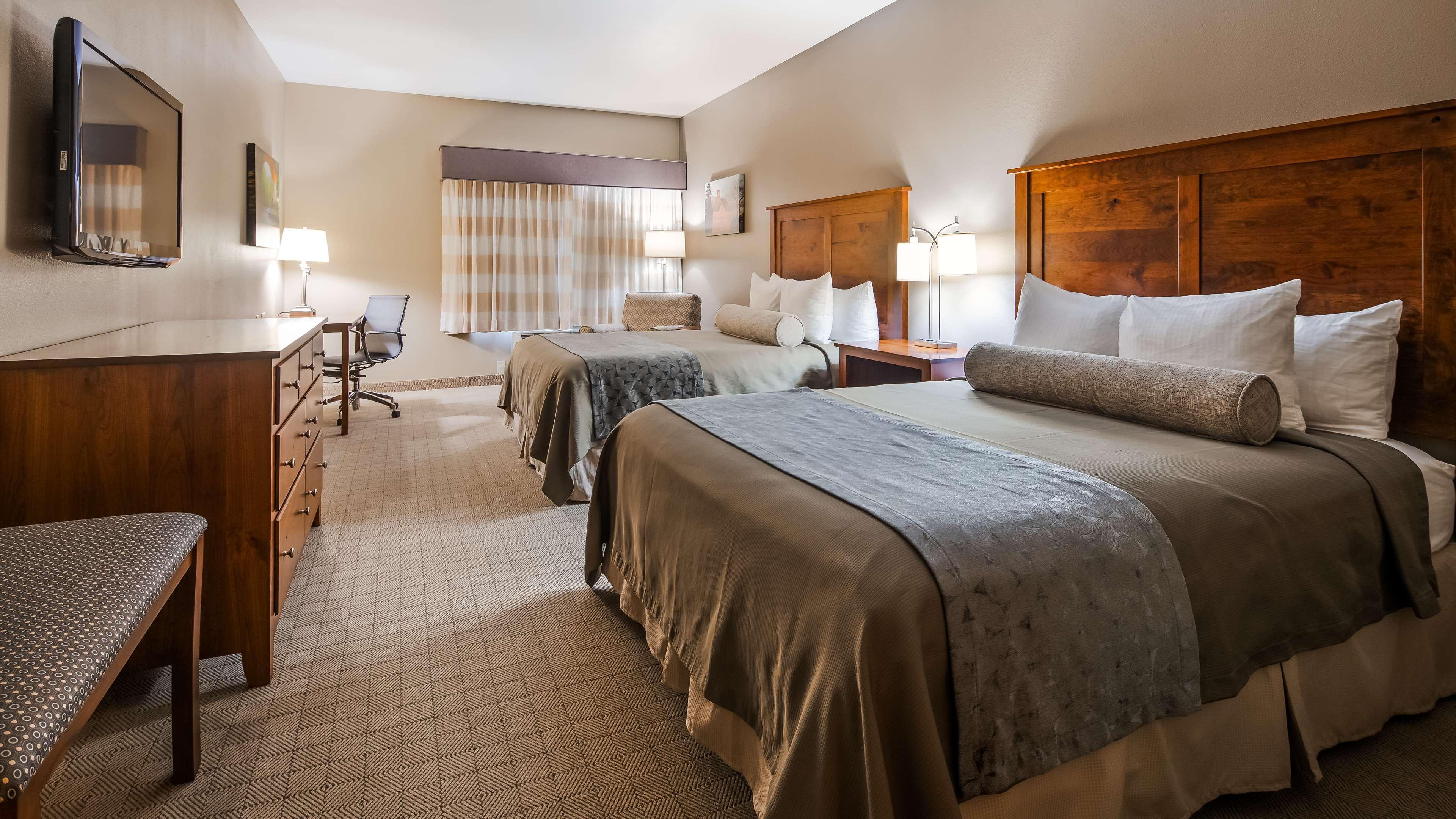 Best Western Plus Green Mill Village Hotel & Suites Arcola Bagian luar foto