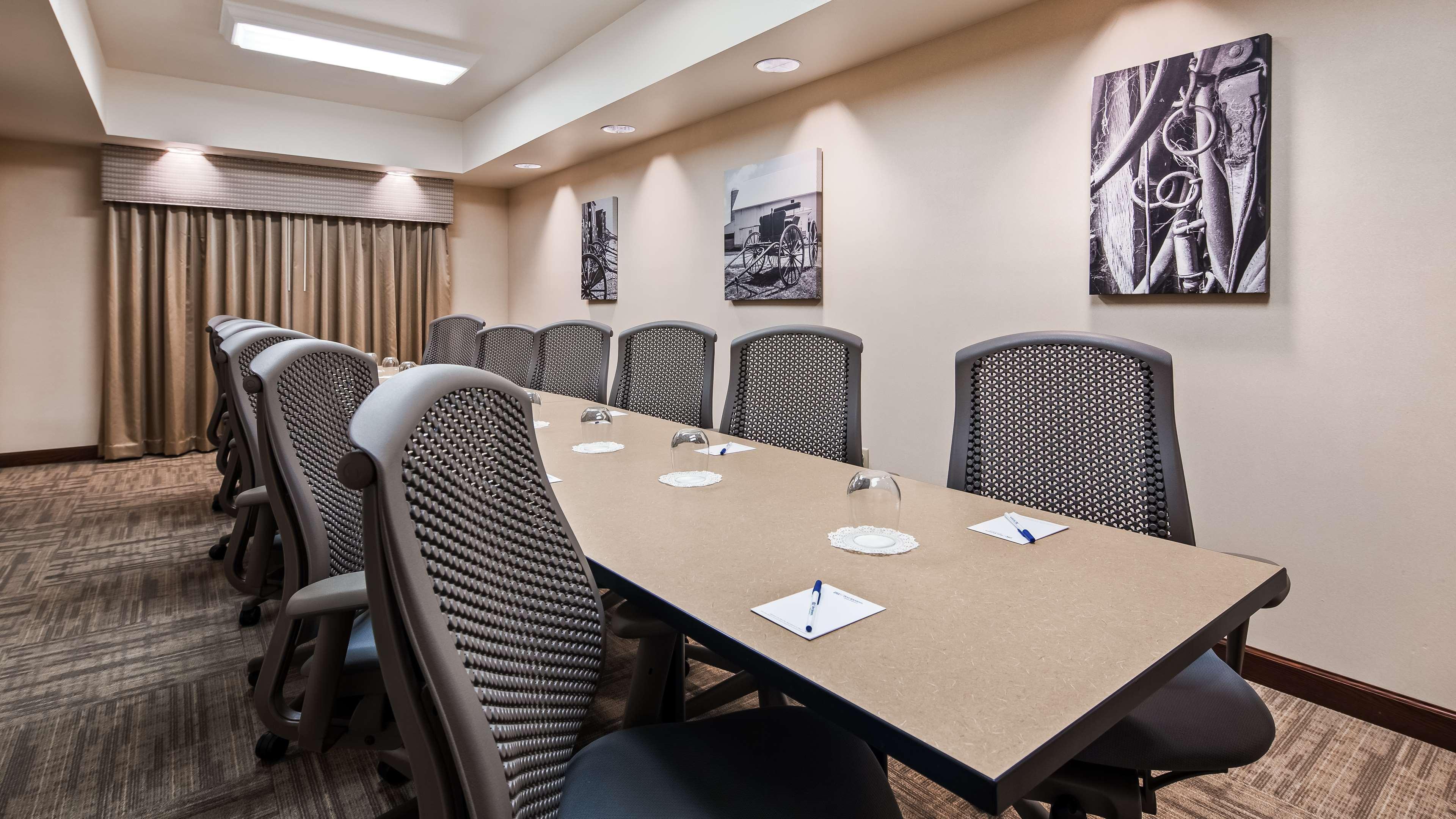 Best Western Plus Green Mill Village Hotel & Suites Arcola Bagian luar foto