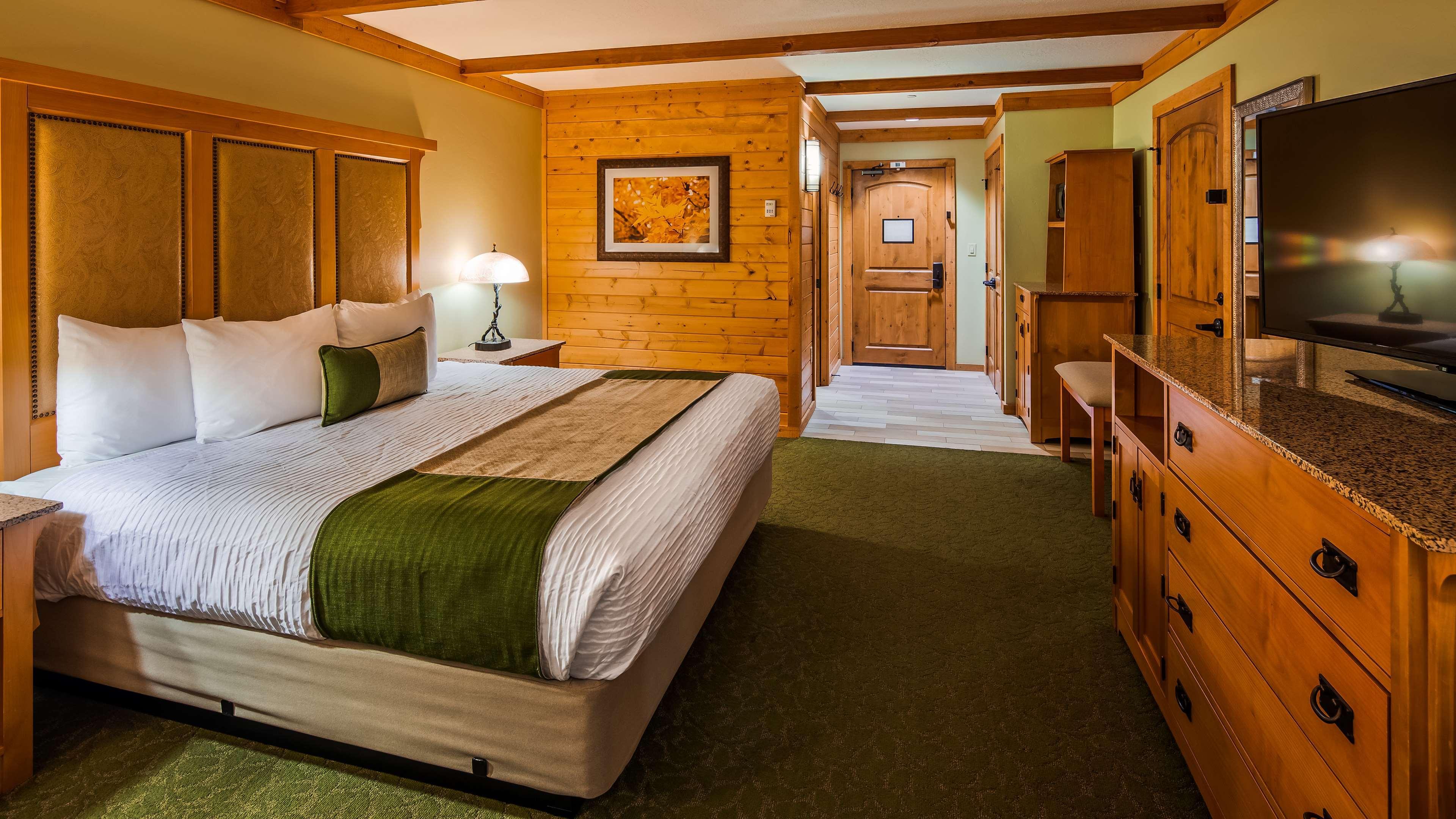 Best Western Plus Green Mill Village Hotel & Suites Arcola Bagian luar foto