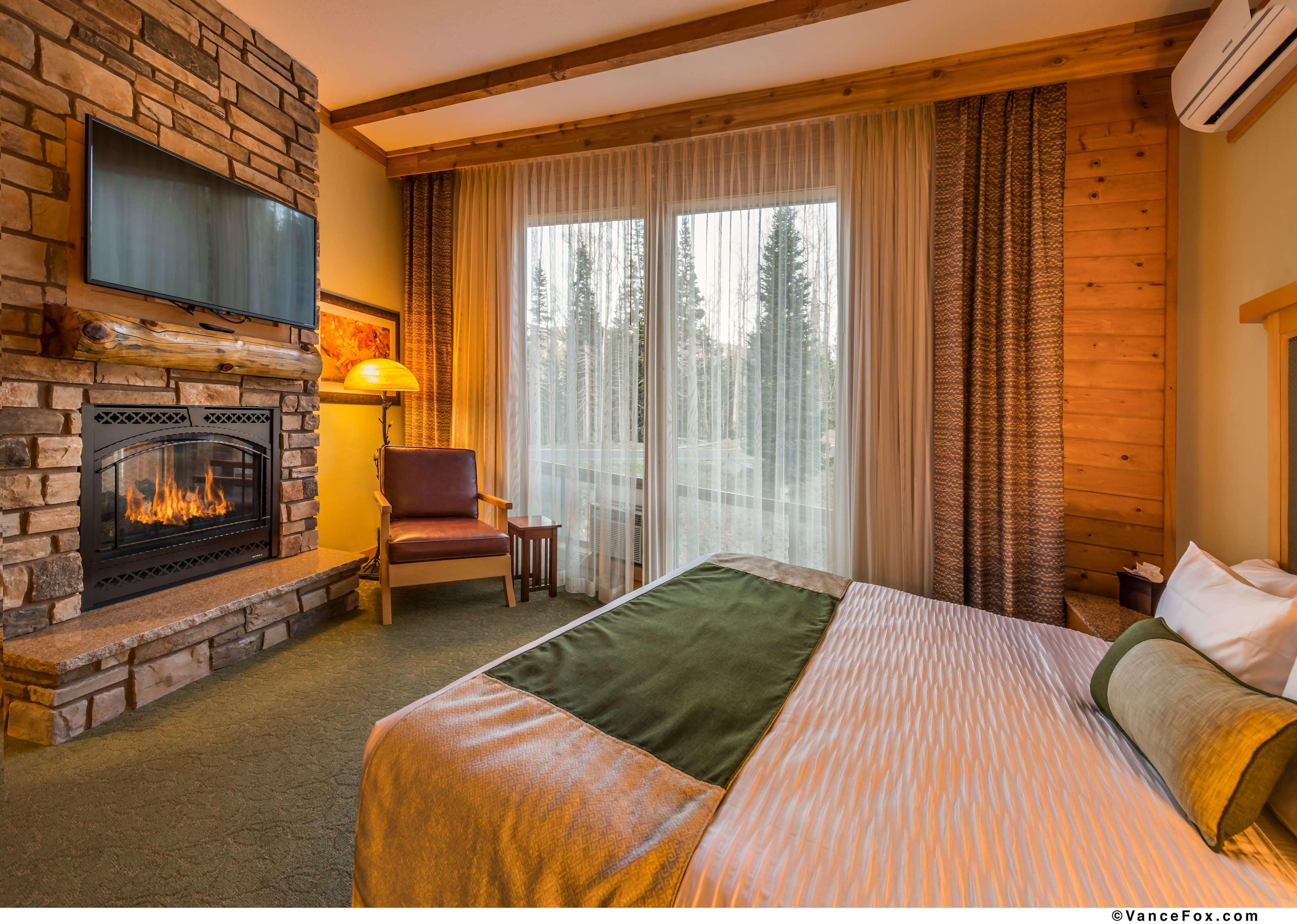Best Western Plus Green Mill Village Hotel & Suites Arcola Bagian luar foto