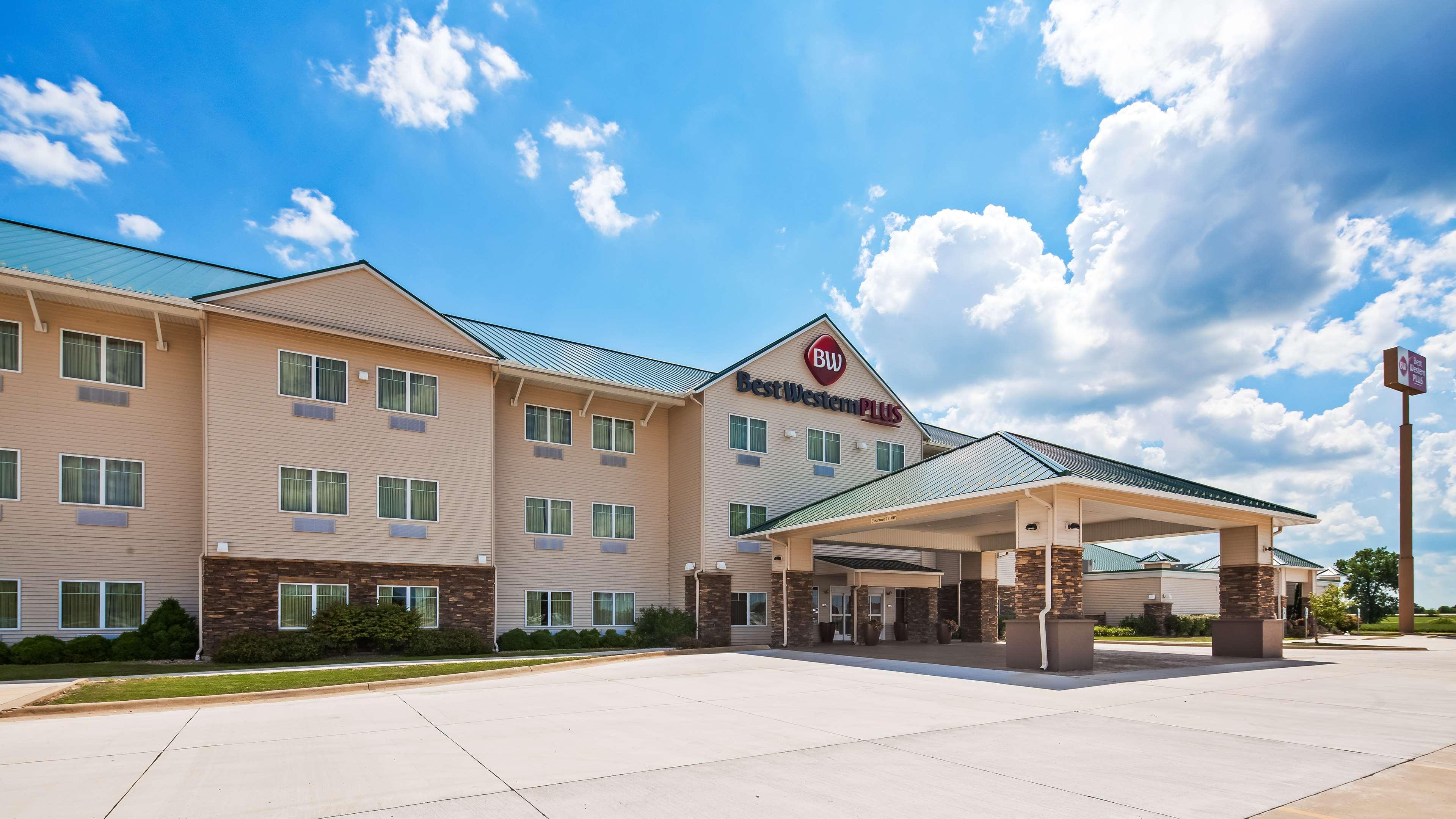 Best Western Plus Green Mill Village Hotel & Suites Arcola Bagian luar foto